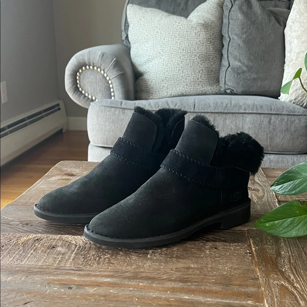 New uggs - Picture 1 of 5